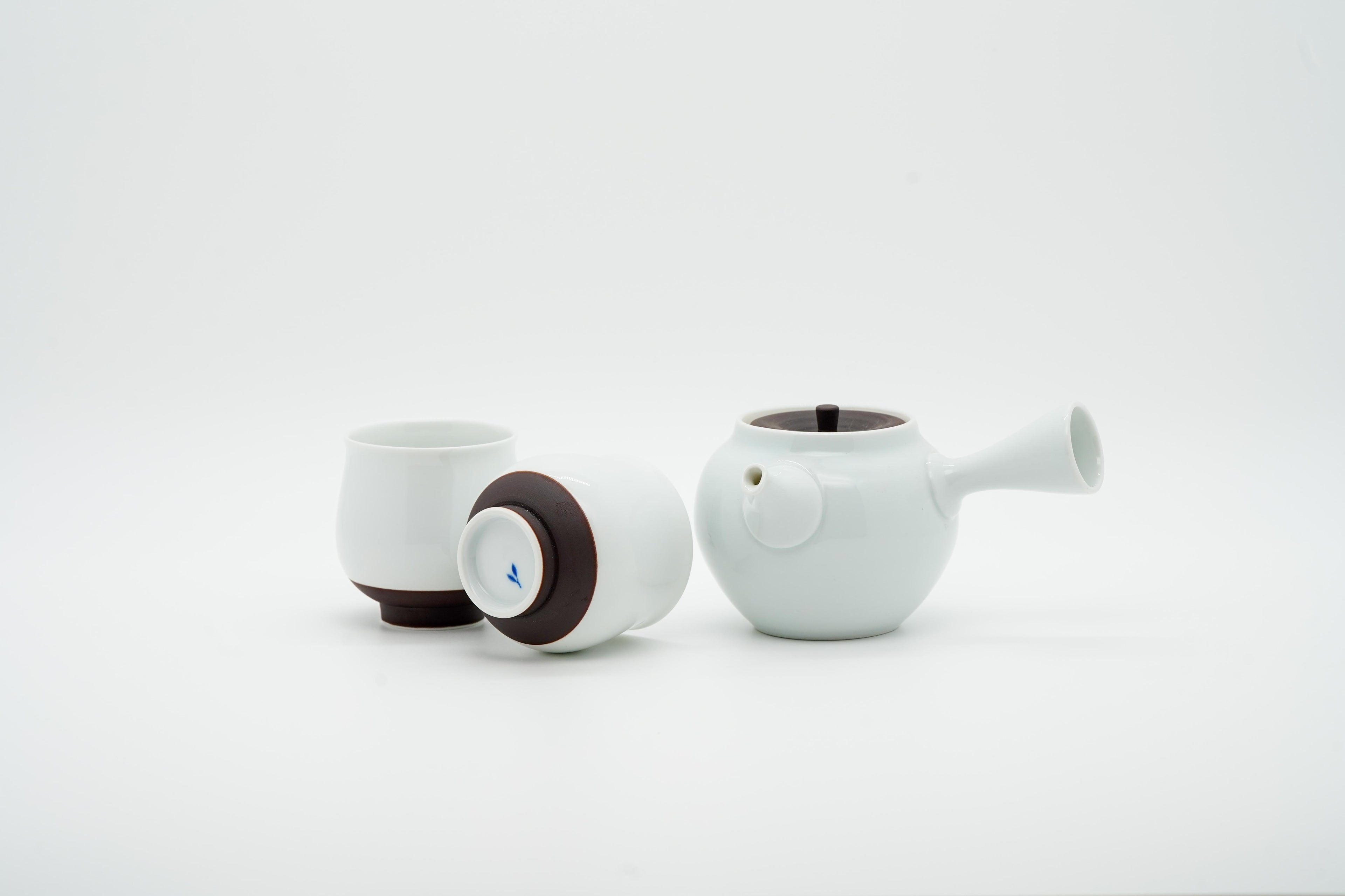 Hasami-yaki white porcelain kyusu teapot and teacup set with paulownia gift box, handcrafted in Nagasaki, Japan