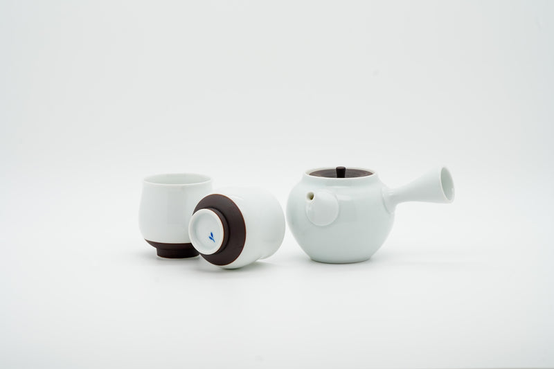 Hasami-yaki white porcelain kyusu teapot and teacup set with paulownia gift box, handcrafted in Nagasaki, Japan