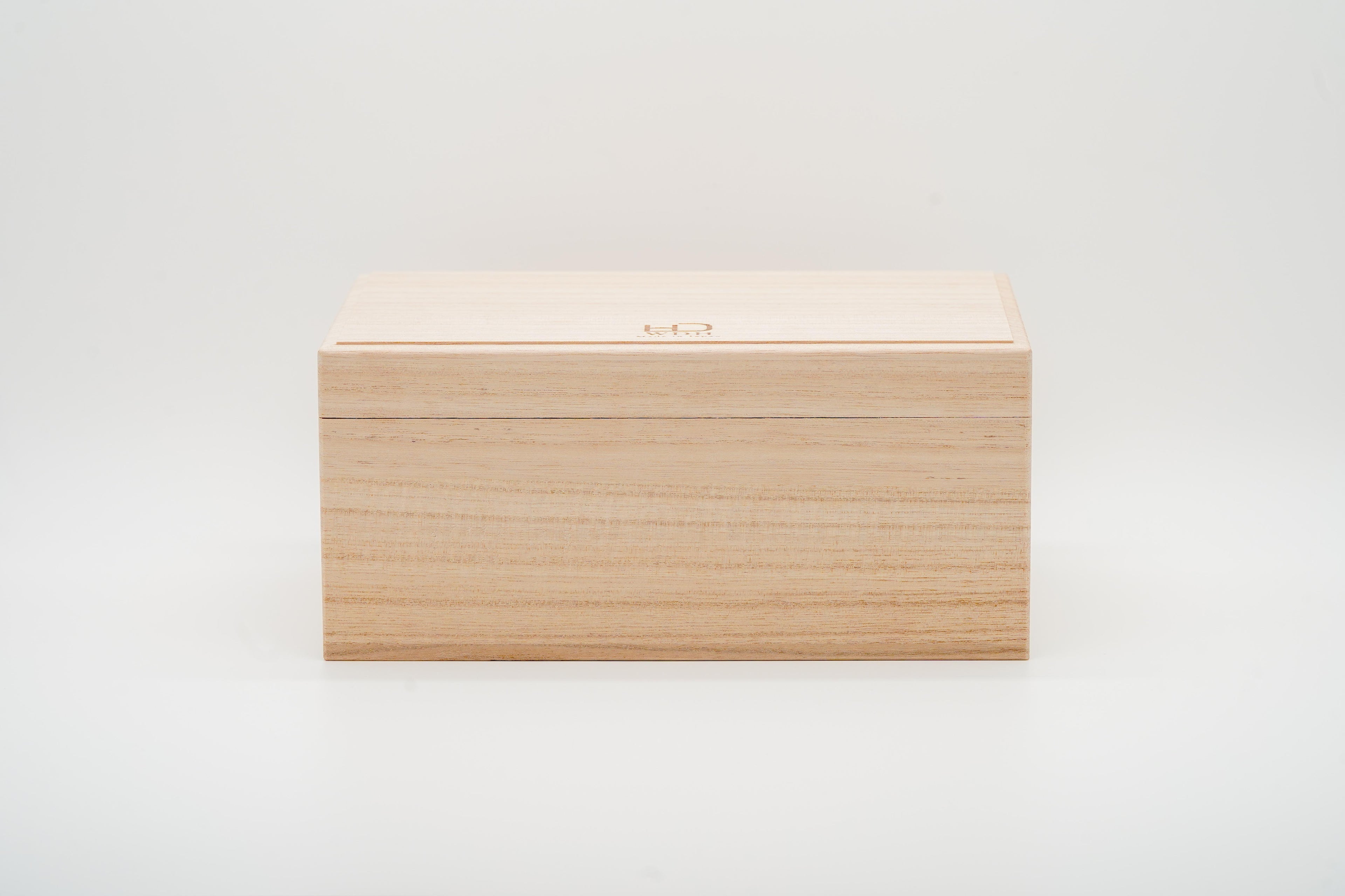 Paulownia wood gift box for Hasami ware white teapot set, Nagasaki, Japan