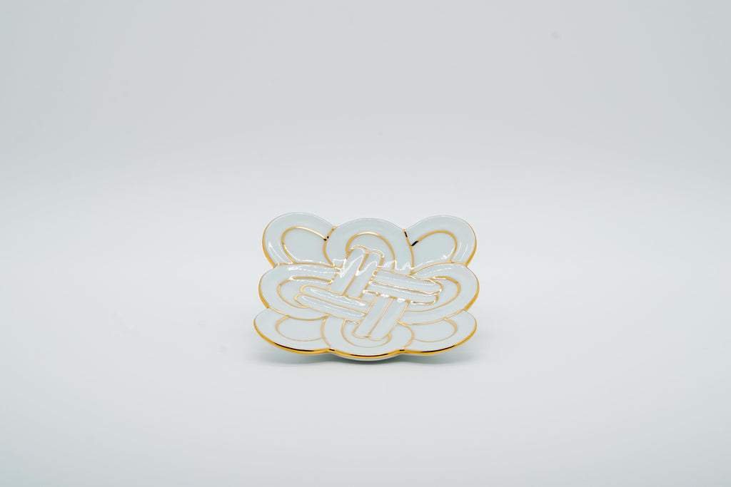 Hand-painted Arita ware "Musubi" knot of good fortune small gold plate