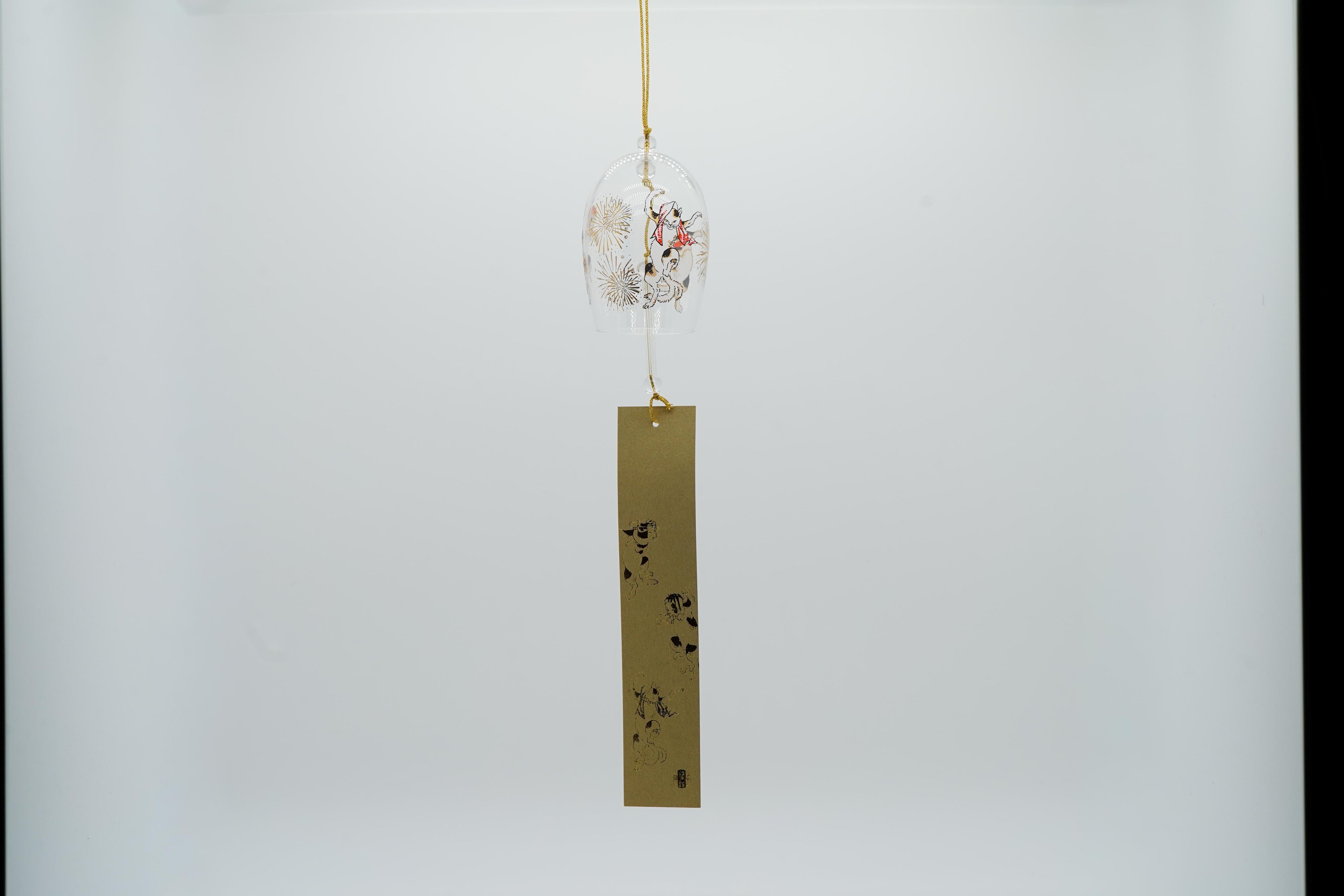 Edo-cat hand-blown glass wind chime with ukiyo-e cat motif and gold paper strip, made in Japan