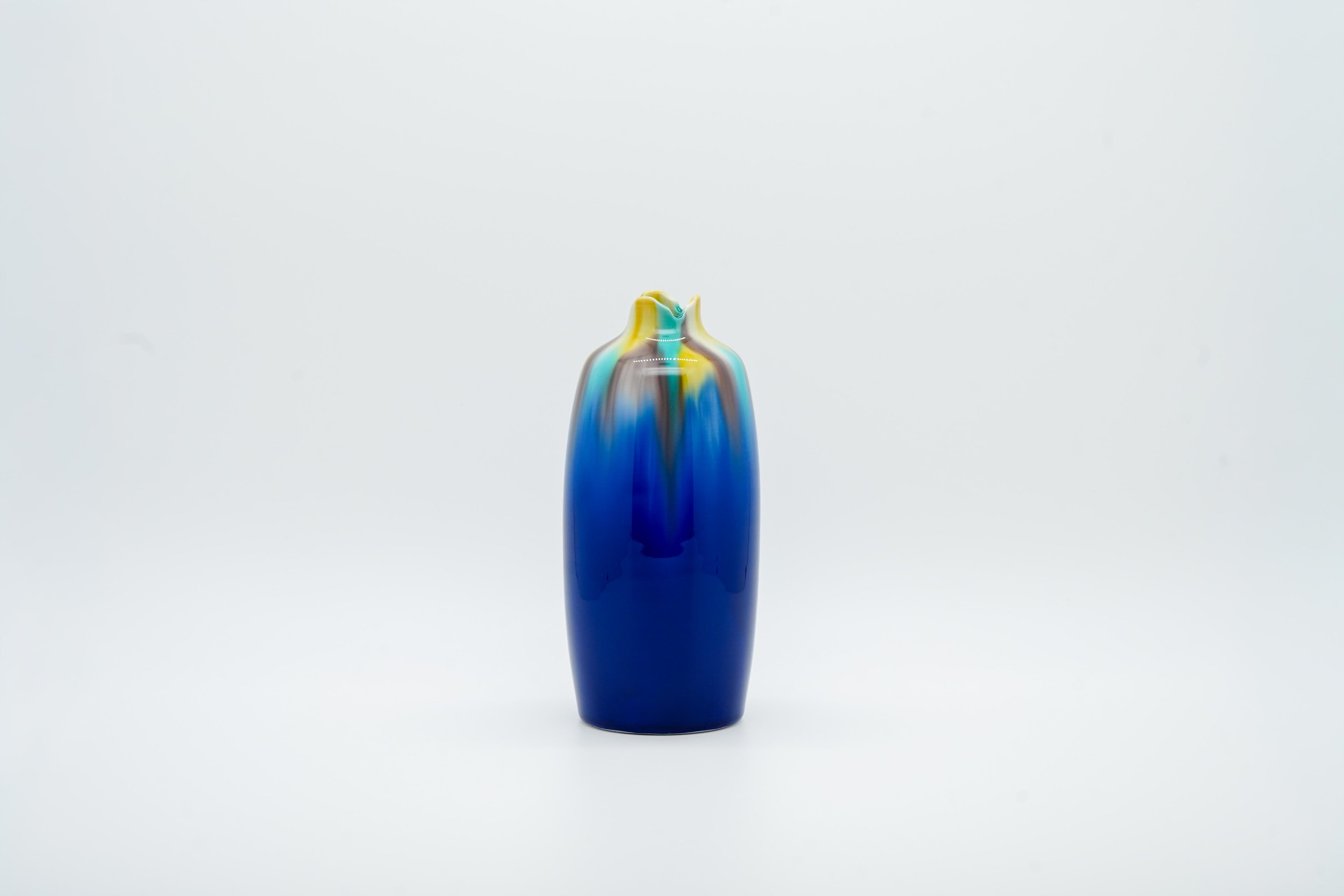 Kutani Hakuho flower vase