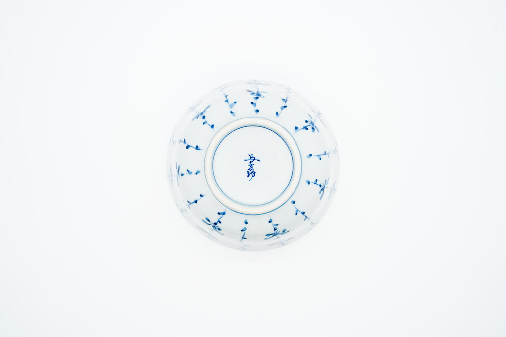 Hand-painted Donburi with floral motif