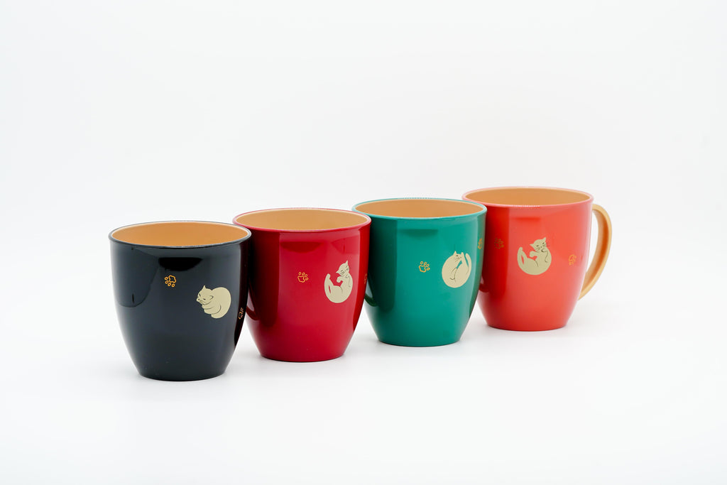 Lacquer mug with cat