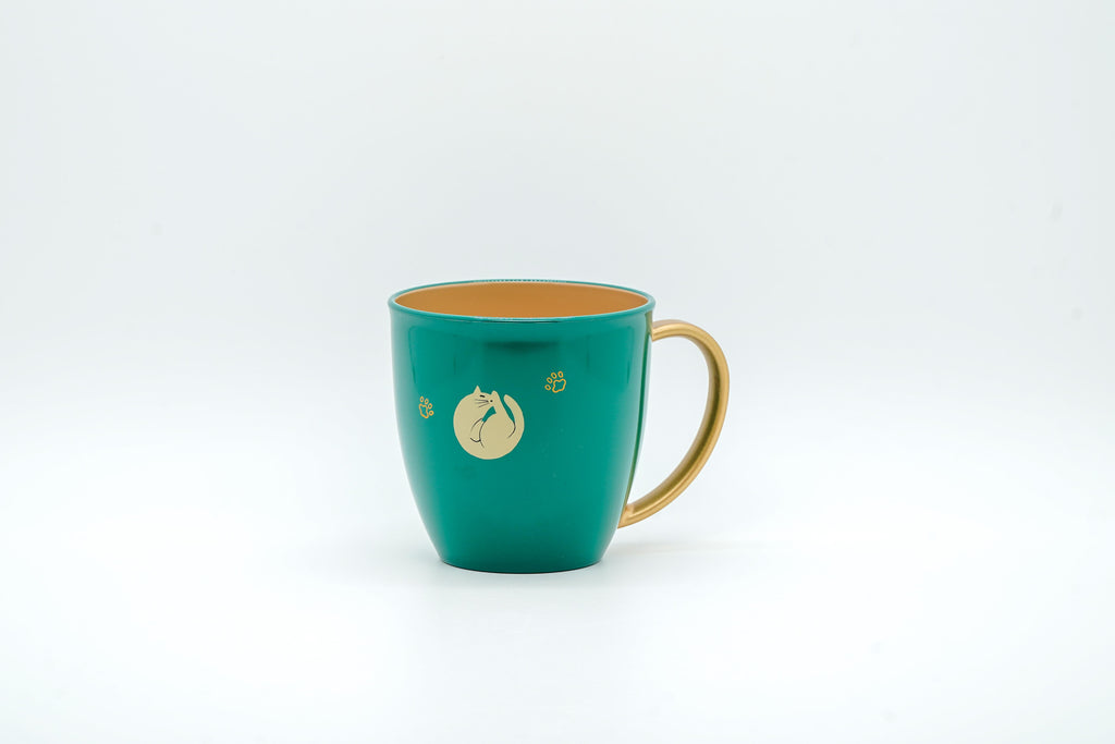 Lacquer mug with cat