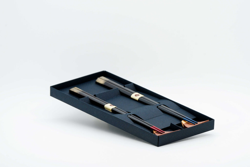 Lacquer coated triangular chopsticks set with Mt. Fuji rest