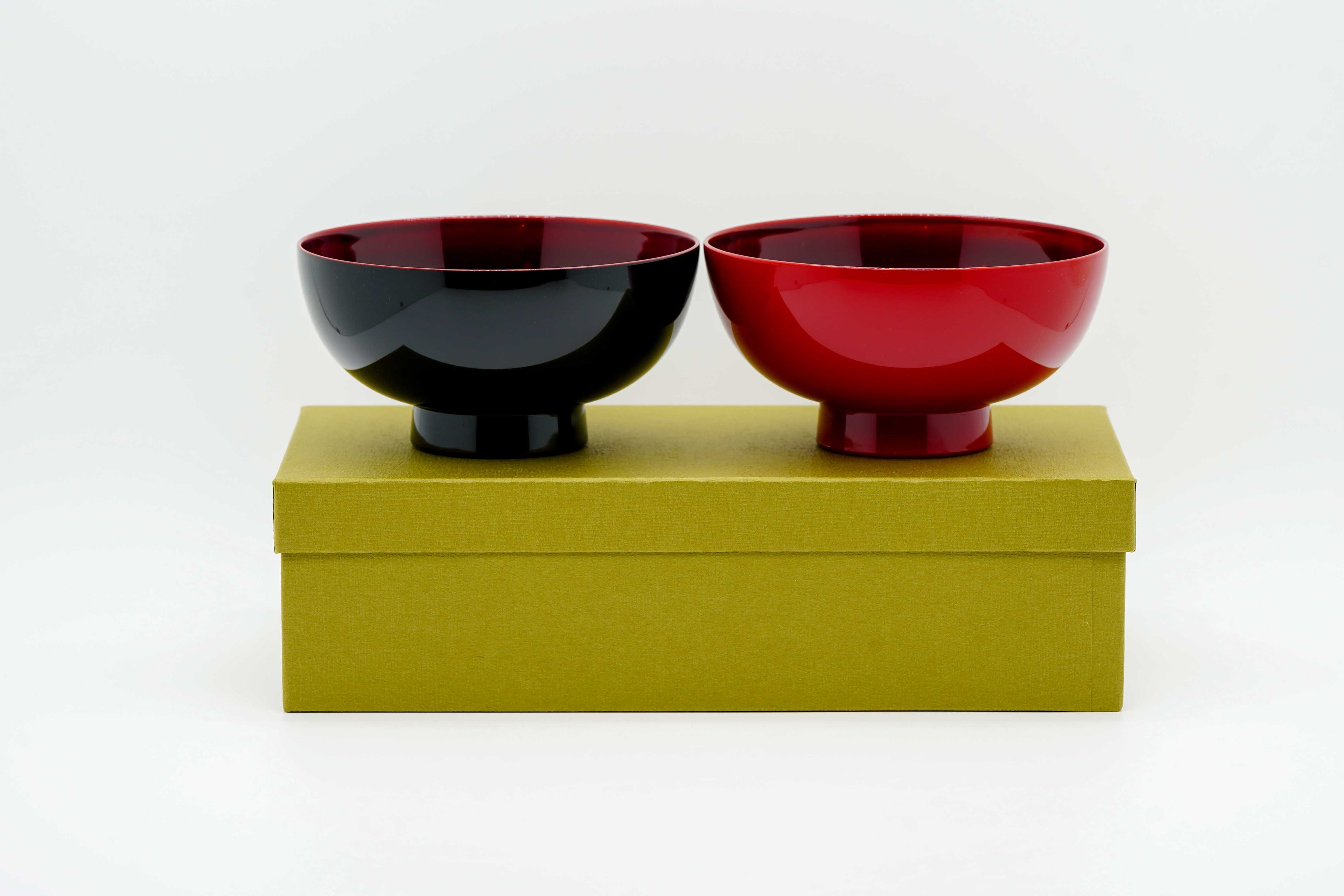 Lacquer bowl with cherry blossom pattern - Black and red pair