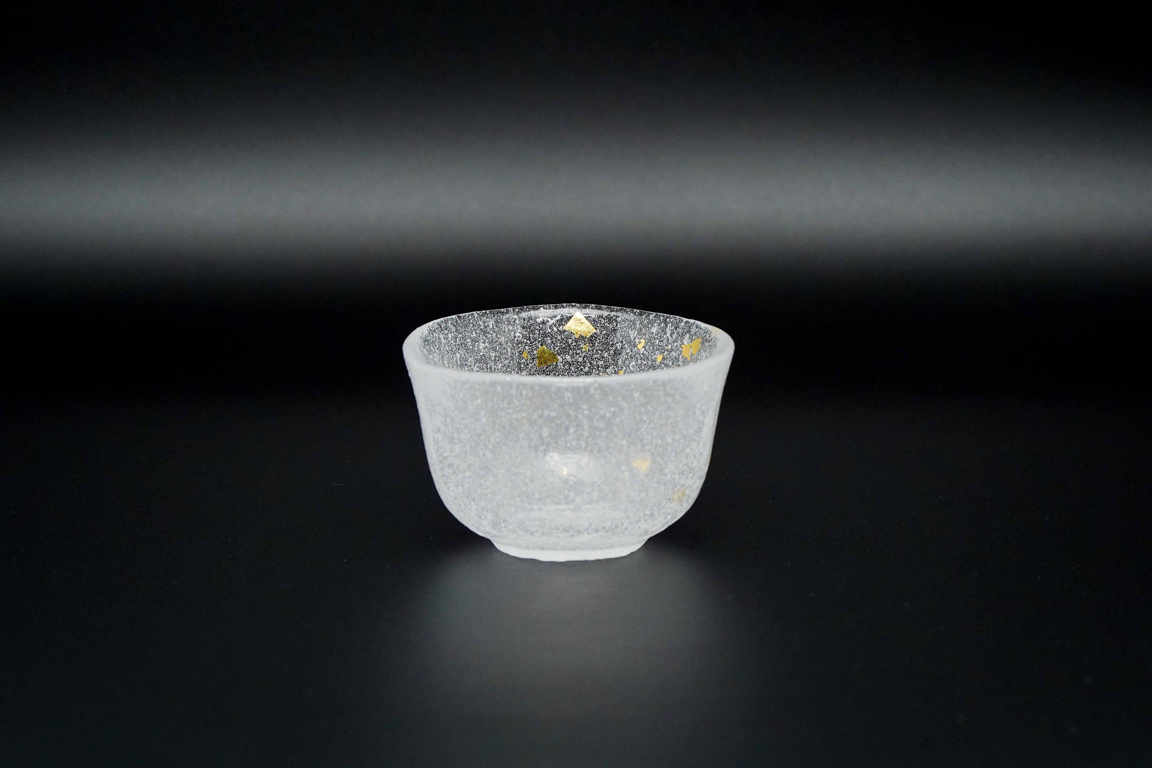 Light snow Edo glass gold tea bowl or sake cup