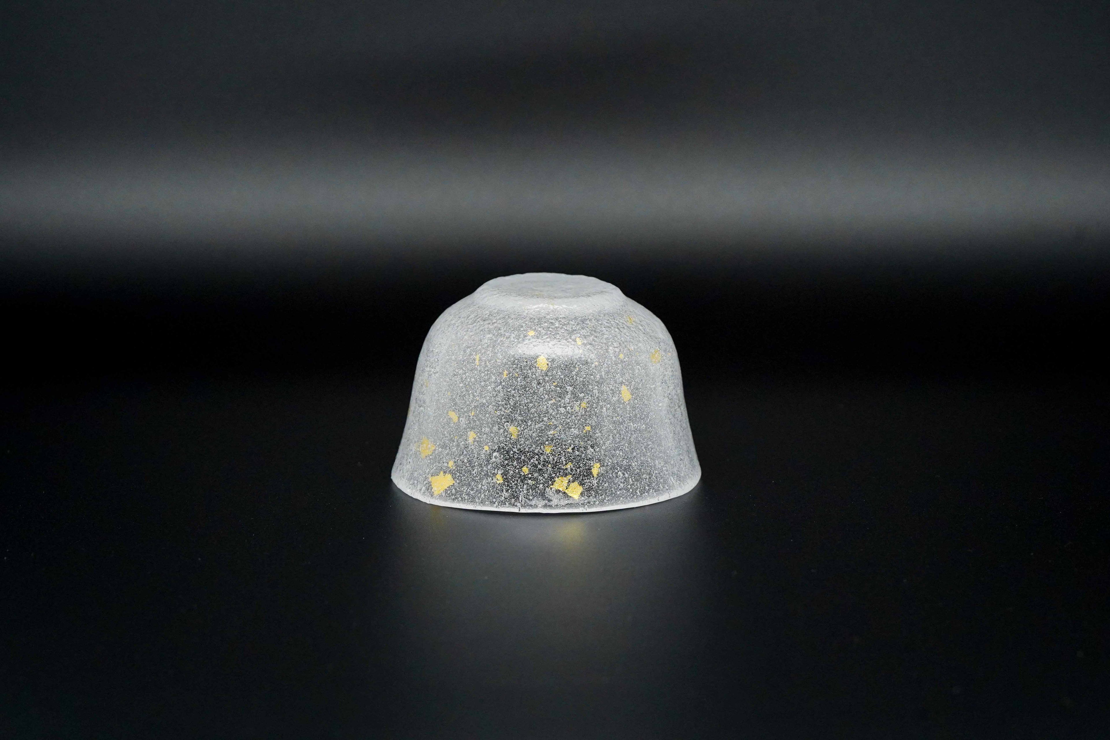 Light snow Edo glass gold tea bowl or sake cup