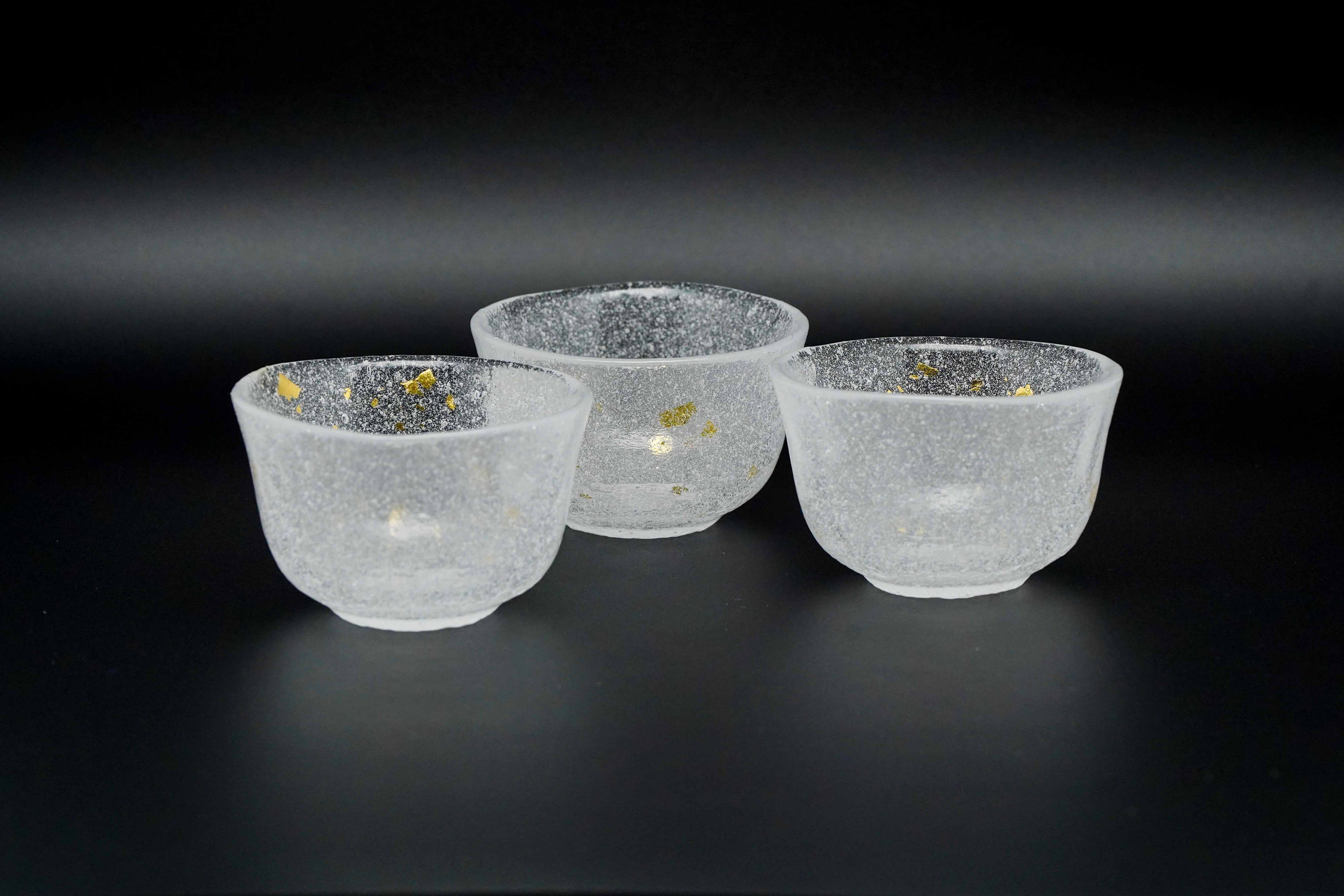 Light snow Edo glass gold tea bowl or sake cup