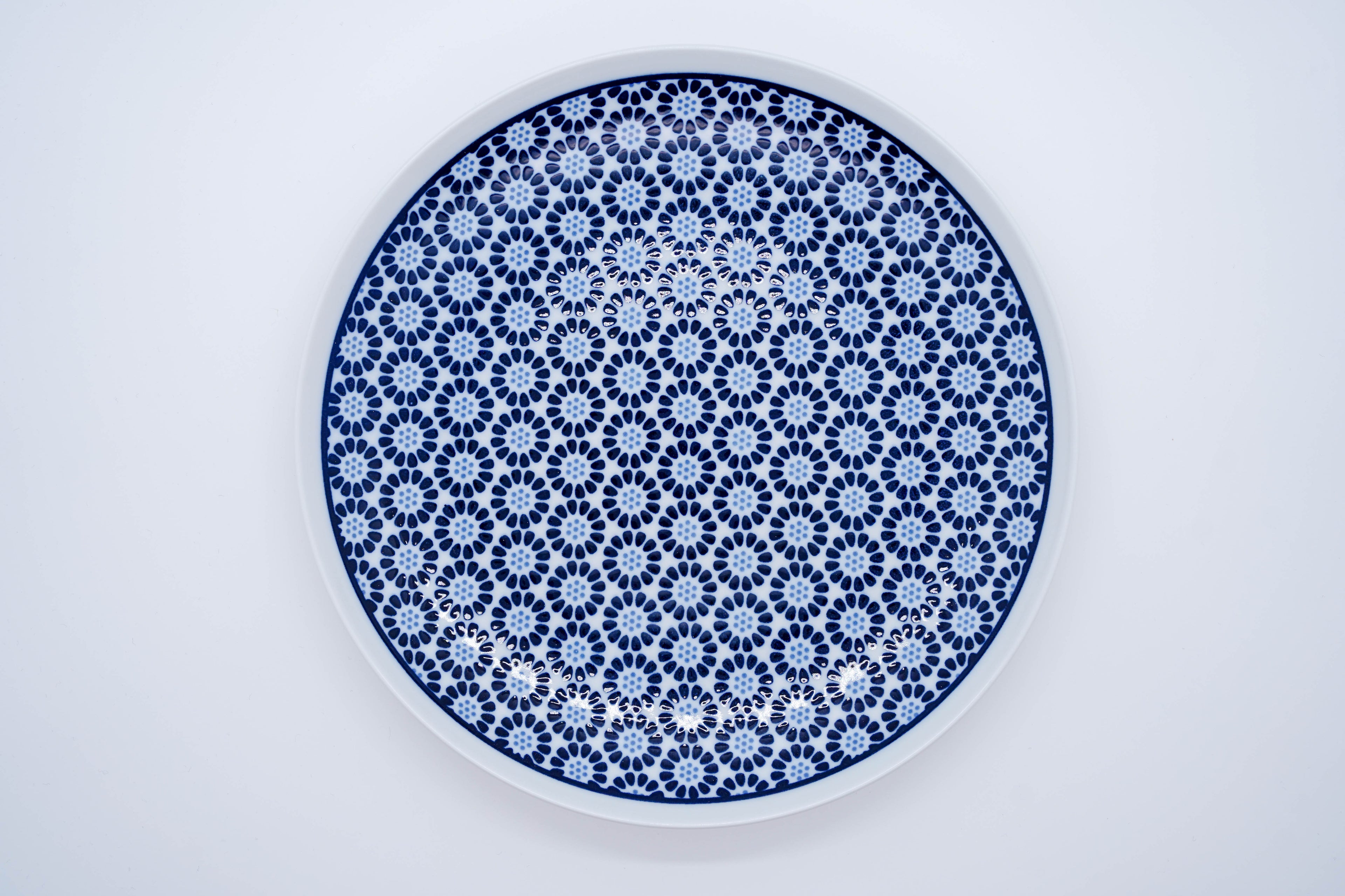 KOMON Large Plate, Small Chrysanthemum