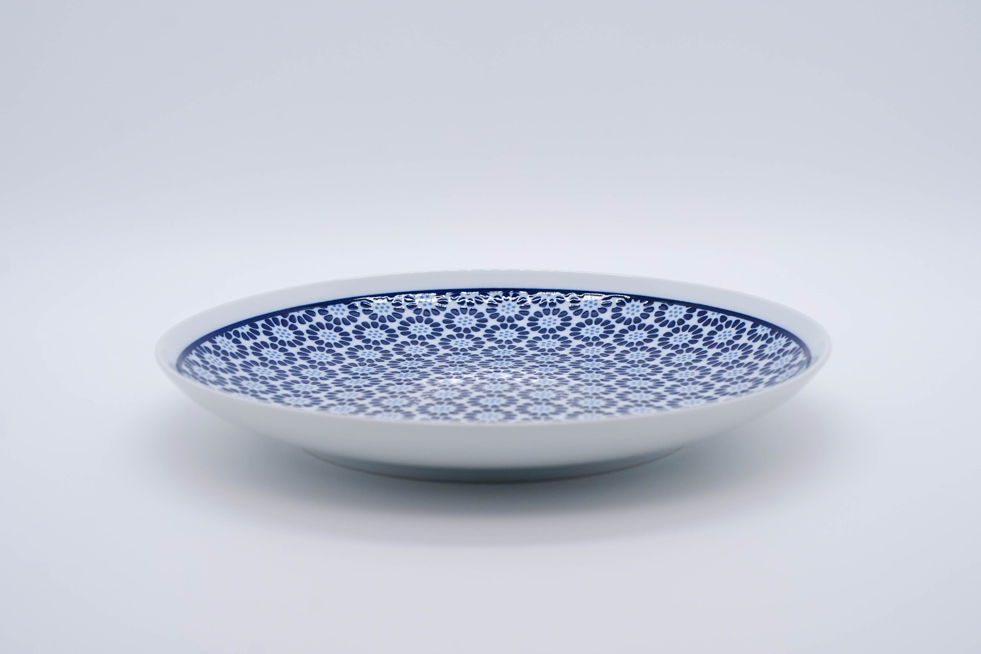 KOMON Large Plate, Small Chrysanthemum