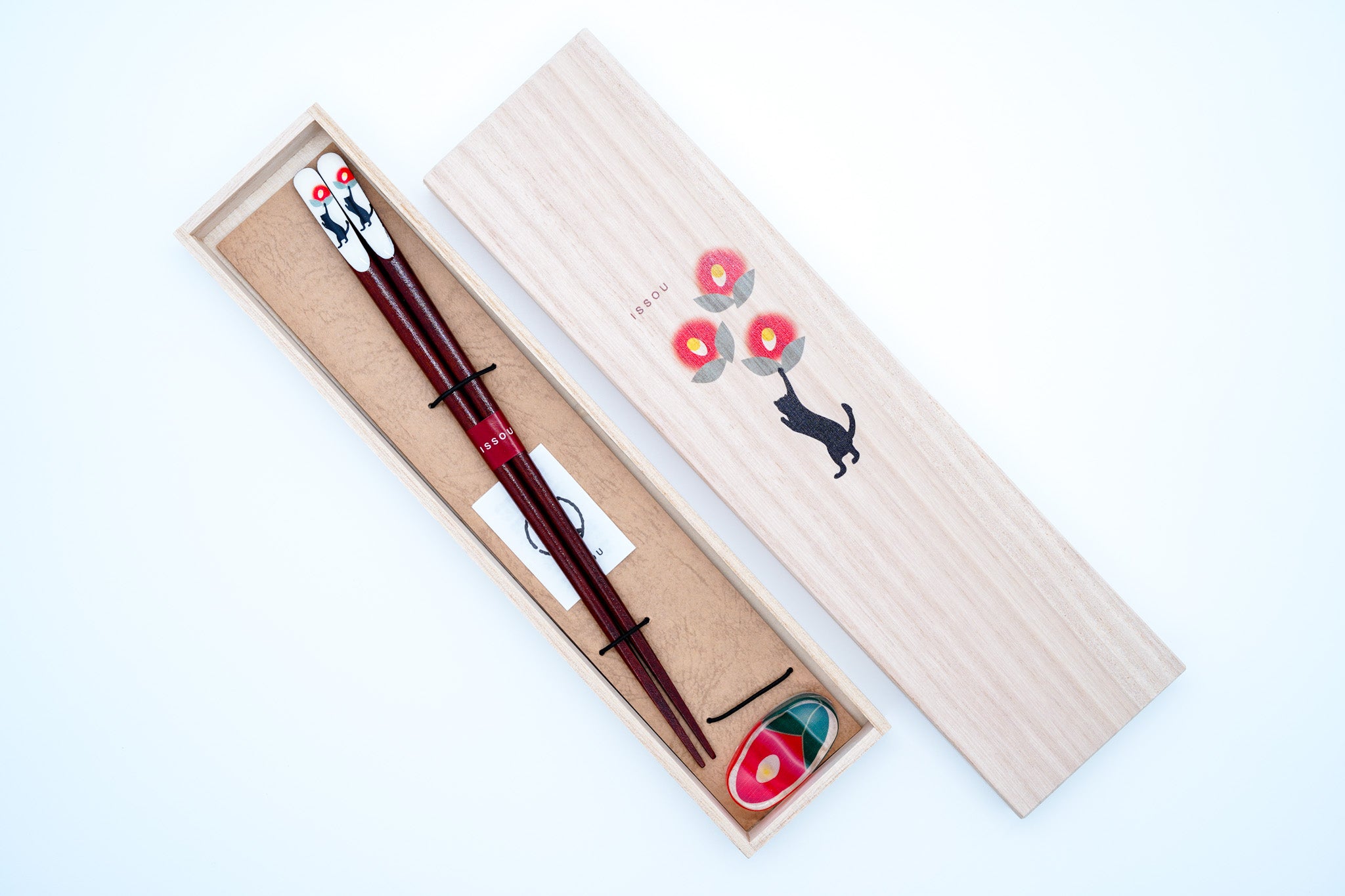 Issou Wakasa Nuri Chopstick and Rest Set, Black Cat and Camellia